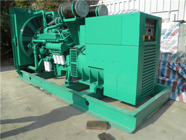 源城出租发电机 发电机组厂家：柴油发电机组的控制屏的作用是什么？