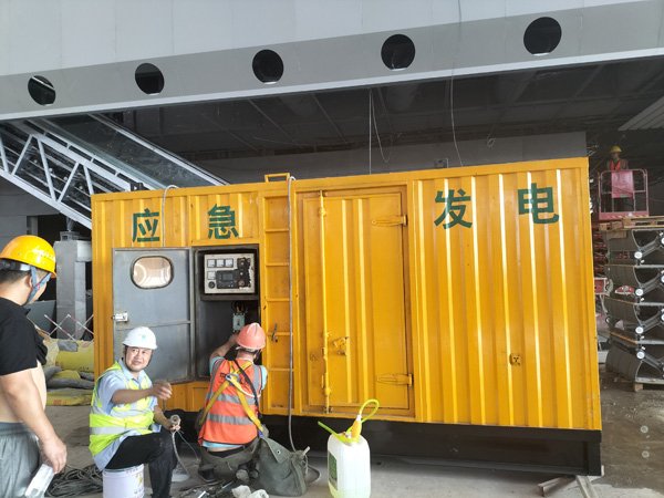 源城怎样判断空气滤清器是否需要更换？